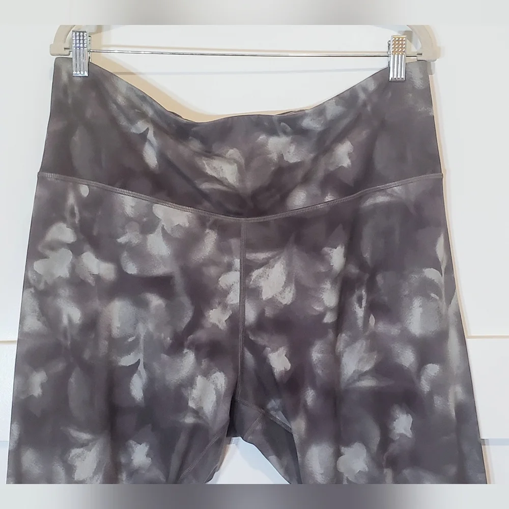Athleta Elation Cropped Legging Size 2X  Green & Gray Ombre